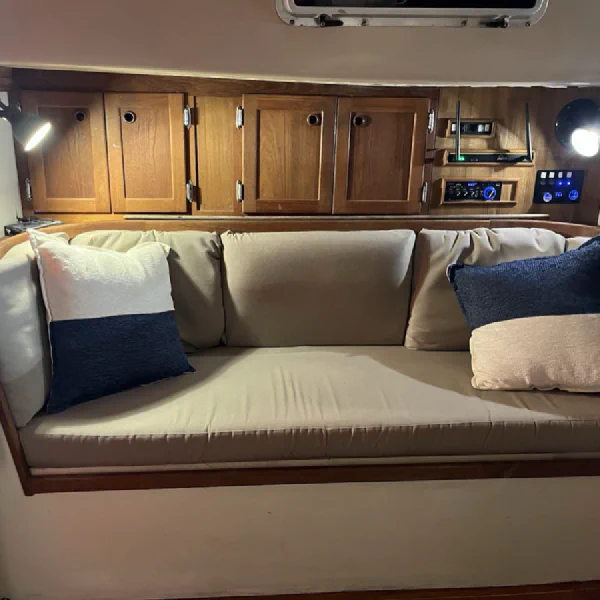 The starboard side of the salon